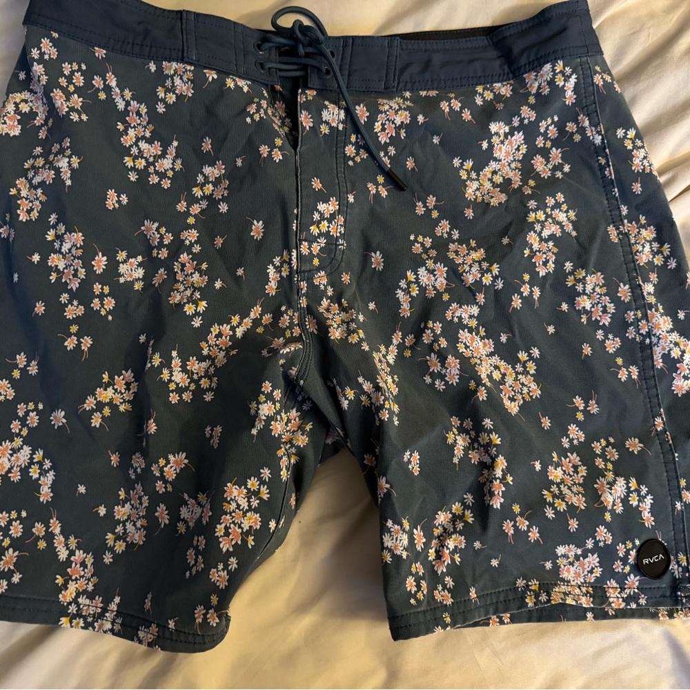 RVCA Men's Floral Swim Shorts - Black